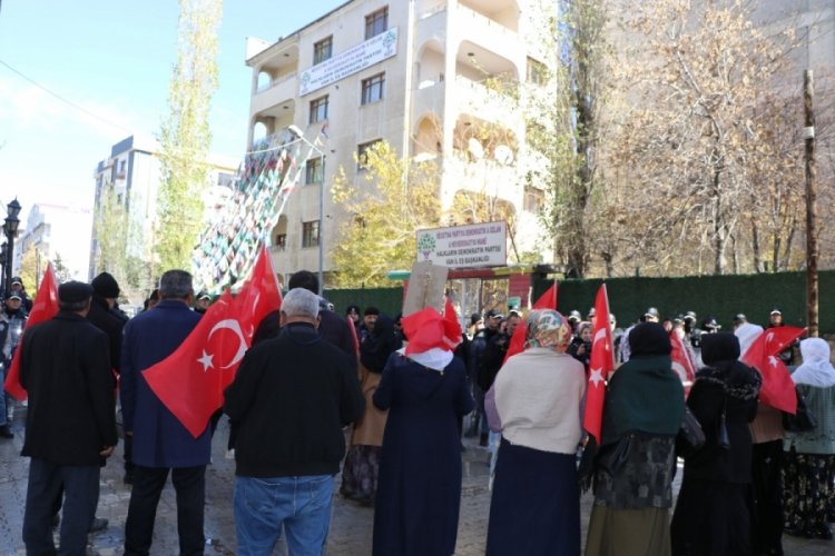 Van'da evlat eyleminde 70'inci hafta
