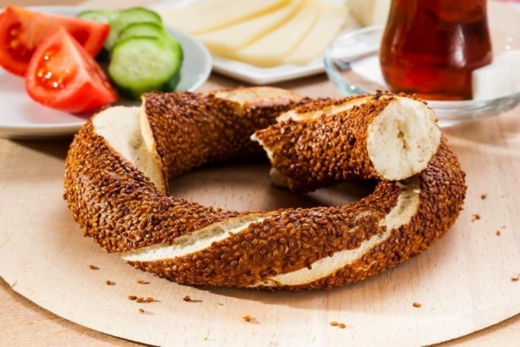 İstanbul'da simide resmi olmayan zam!