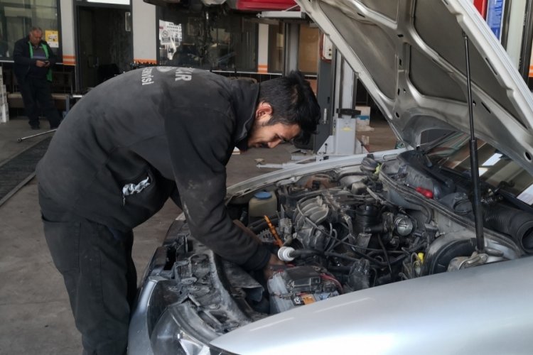Aksaray'da havaların soğumasıyla sanayide ara&ccedil; yoğunluğu yaşanıyor