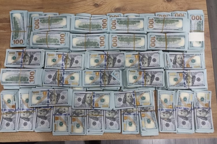 İstanbul'da havalimanında dolar operasyonu!