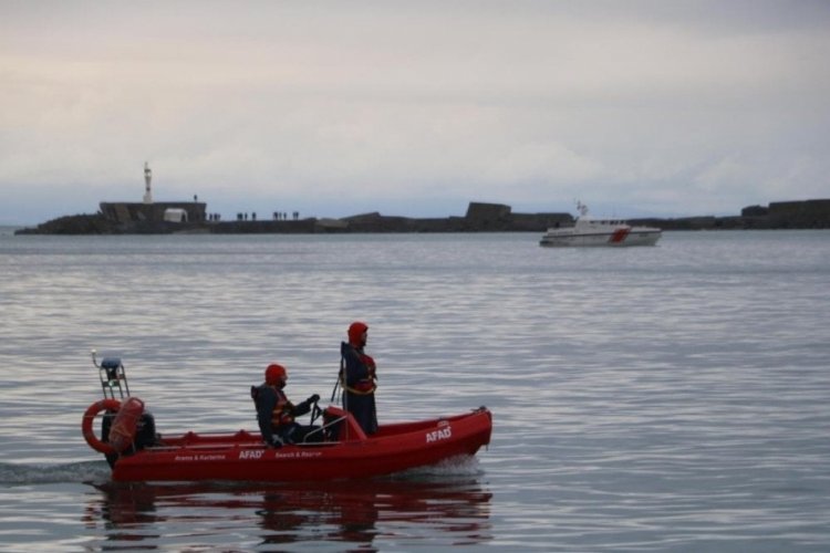 Zonguldak'ta batan gemideki m&uuml;rettebattan bir kişinin daha cansız bedenine ulaşıldı
