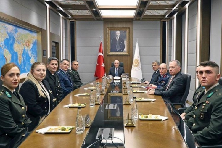 Bakan G&uuml;ler, Bakanlık b&uuml;nyesindeki &ouml;ğretmenlerle bir araya geldi