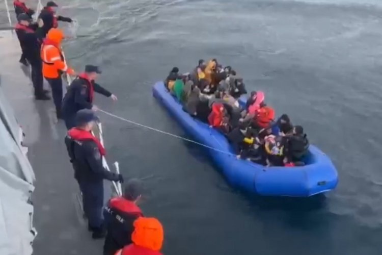 Balıkesir'de 56 d&uuml;zensiz g&ouml;&ccedil;men yakalandı