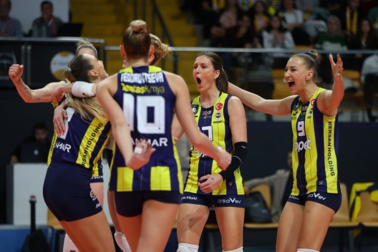 Fenerbah&ccedil;e Opet, ezeli rakibine ilk yenilgisi tattırdı