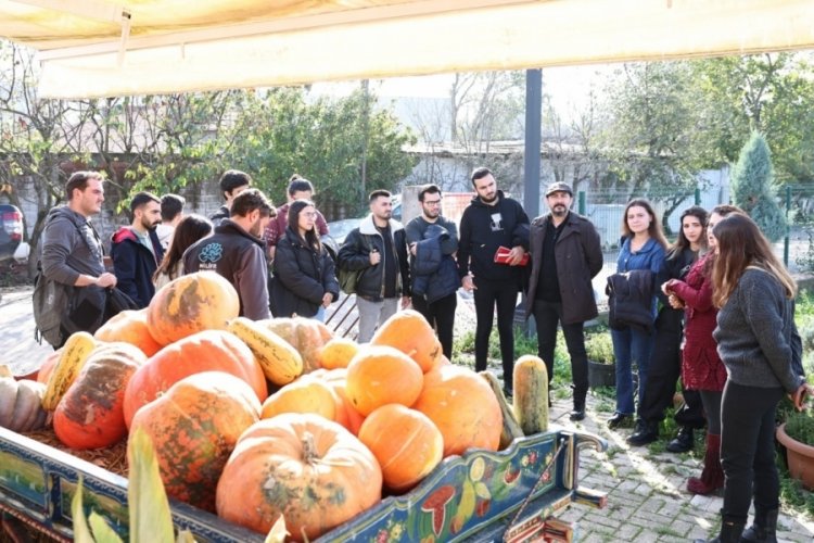 Bursa'da &uuml;niversite &ouml;ğrencilerine kompost eğitimi