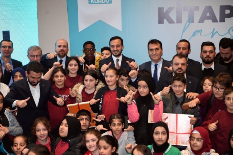 Başkan D&uuml;ndar, T&Uuml;GVA'nın etkinliğinde &ouml;ğrencilerle bir araya geldi