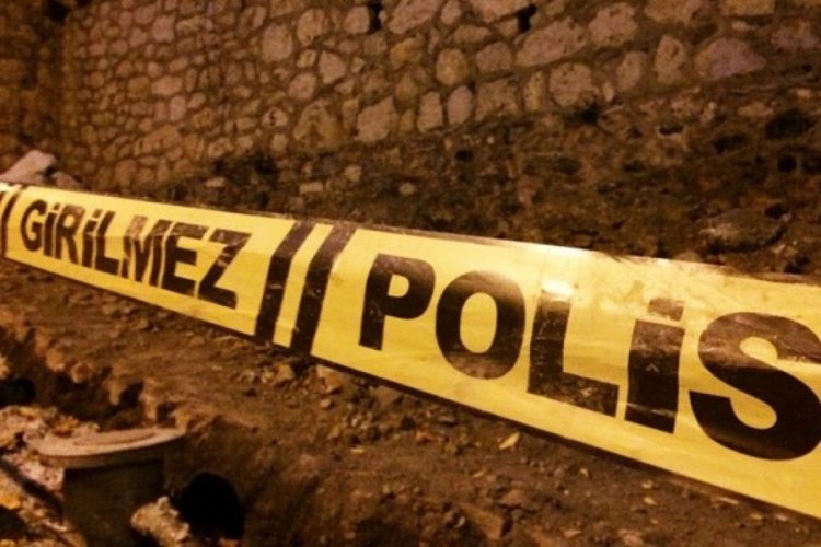 Eşi &ouml;ld&uuml;rd&uuml;, "Kadına Şiddetle M&uuml;cadele G&uuml;n&uuml;"nde toprağa verildi
