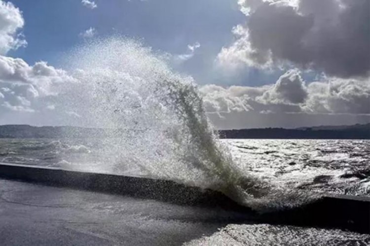 &Ccedil;anakkale- Eceabat feribot seferlerinde hava engeli