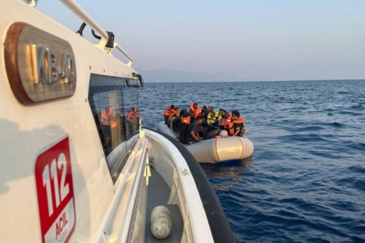 İzmir a&ccedil;ıklarında 34 d&uuml;zensiz g&ouml;&ccedil;men kurtarıldı