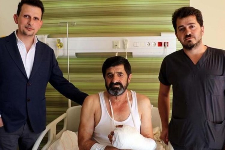Tokat'ta korkun&ccedil; olay: &Ccedil;atı onarırken eli koptu! 4 saatte dikildi