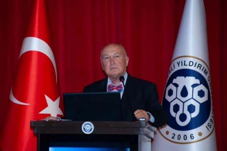 Ahmet Ercan o ili işaret etti: B&uuml;y&uuml;k bir deprem olabilir