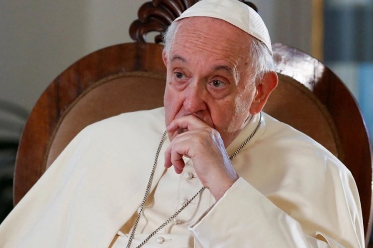 Papa Franciscus rahatsızlandı