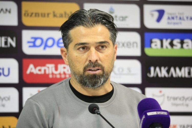 &Ccedil;aykur Rizespor Teknik Direkt&ouml;r&uuml; Palut: Son 15 dakikada baskı yememeliydik