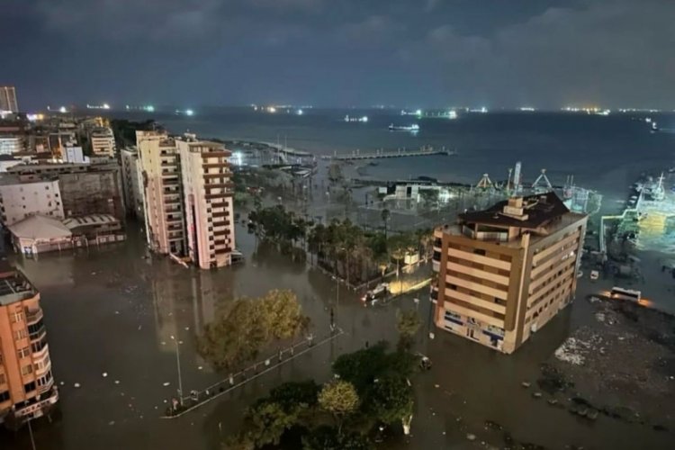 Hatay İskenderun'da okullar 1 g&uuml;n tatil edildi