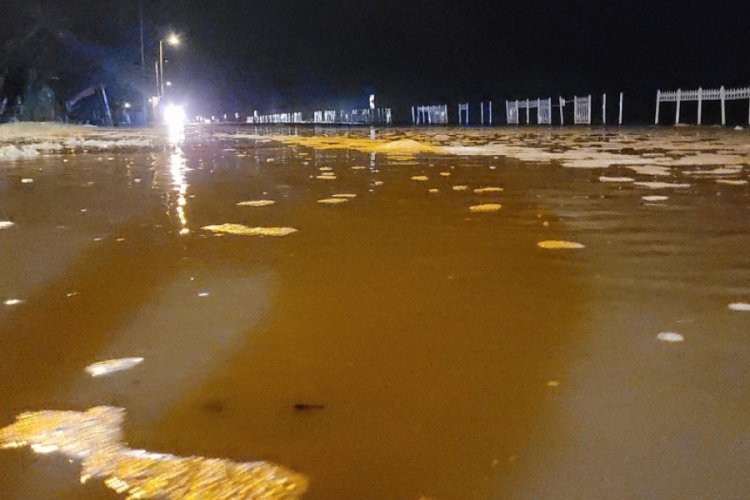 Kastamonu'da deniz kara ile birleşti, yol su altında kaldı