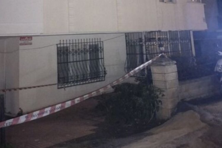 İstanbul'da inşaatın temelinde toprak kaydı, 5 katlı bina tahliye edildi