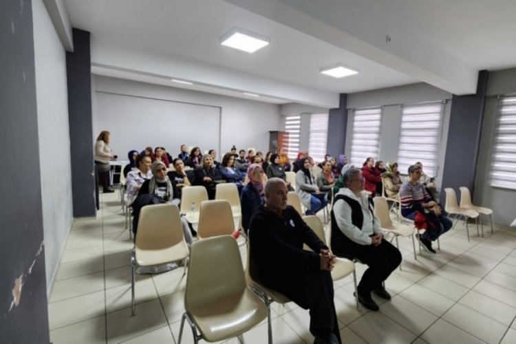 Bursa'da 'Aileler İ&ccedil;in Diyabet Farkındalık Eğitimi' ger&ccedil;ekleştirildi