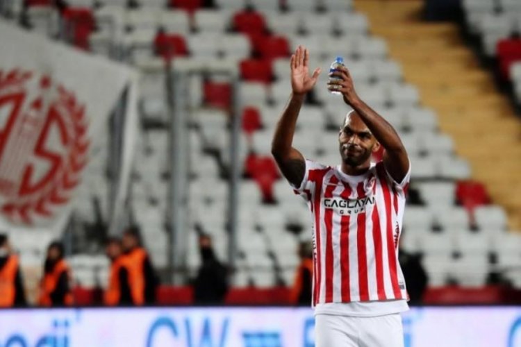 Antalyasporlu Naldo 80 g&uuml;n sonra yeşil sahalara d&ouml;nd&uuml;