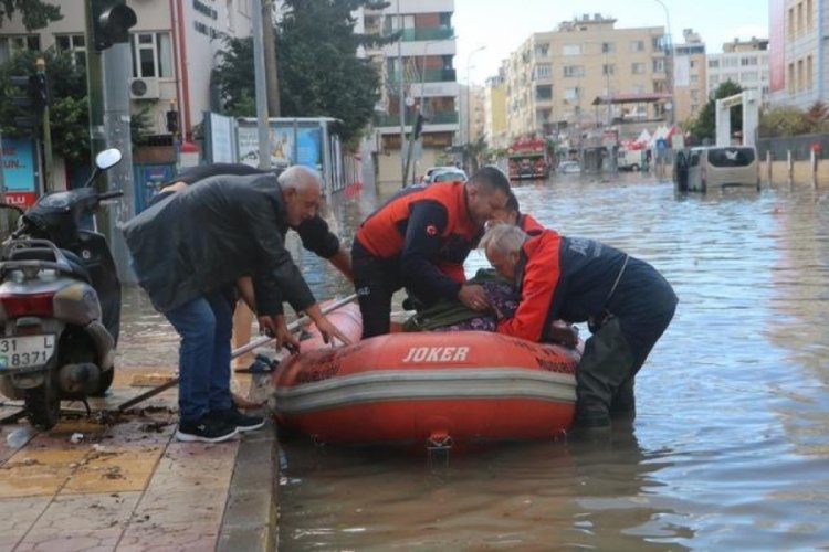 Hatay 1.5 metre sular altında kaldı!