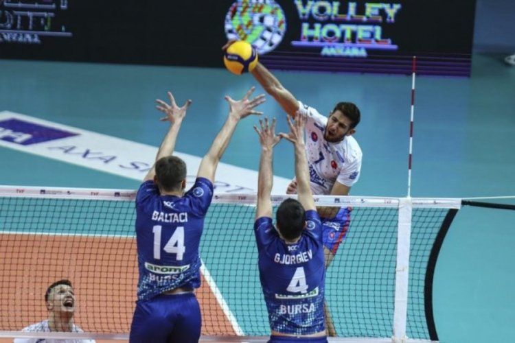 Bursa B&uuml;y&uuml;kşehir Belediyespor, Halkbank'a mağlup oldu