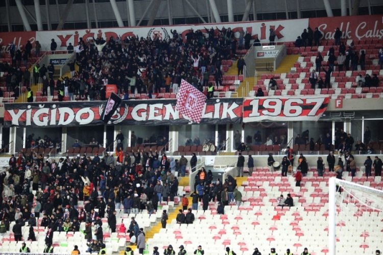 Sivasspor taraftarı ma&ccedil;a ilgi g&ouml;stermedi