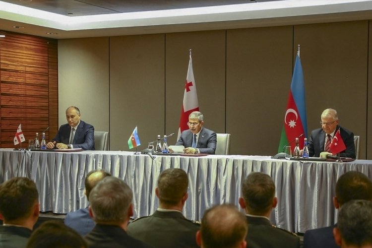 T&uuml;rkiye-Azerbaycan-G&uuml;rcistan Savunma Bakanları Toplantısı yapıldı