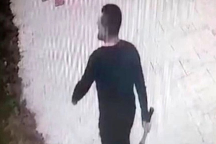Kocaeli'de doktor, kiracısını baltayla yaraladı