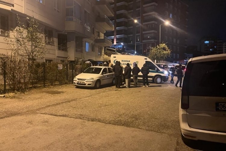 Ankara'da bir kadın tartıştığı erkek arkadaşını &ouml;ld&uuml;rd&uuml;