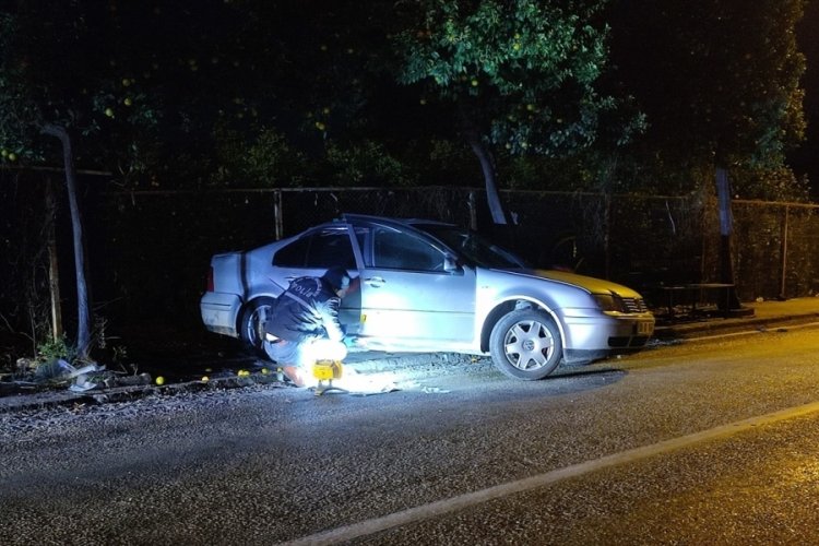 Adana'da otomobil kamyonla &ccedil;arpıştı! 2 &ouml;l&uuml;, 2 yaralı