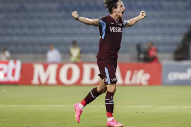 Trabzonsporlu futbolculardan &ouml;rnek davranış