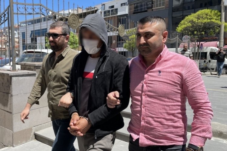 Eskişehir'de annesini &ouml;ld&uuml;ren &ccedil;ocuğun davası ertelendi