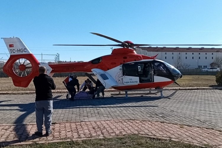Sivas'ta ayağı ampute edilen kadın, ambulans helikopterle sevke edildi