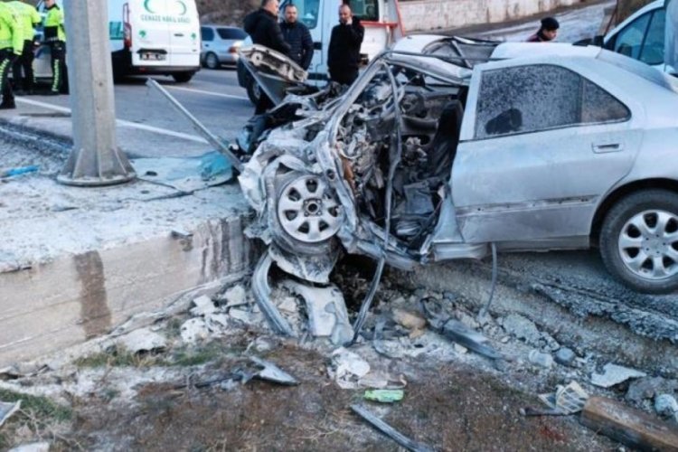 Ankara'da korkun&ccedil; kaza! Aynı aileden 3 kişi &ouml;ld&uuml;, 1 bebek yaralandı