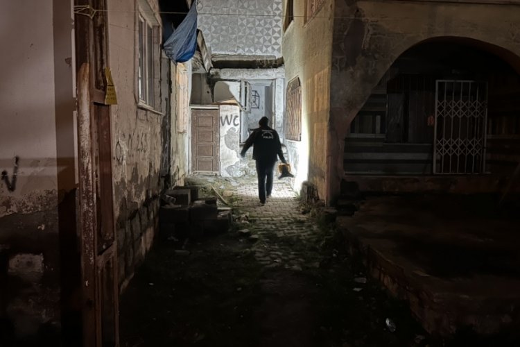 Karısı tarafından bı&ccedil;aklanan adam ağır yaralandı