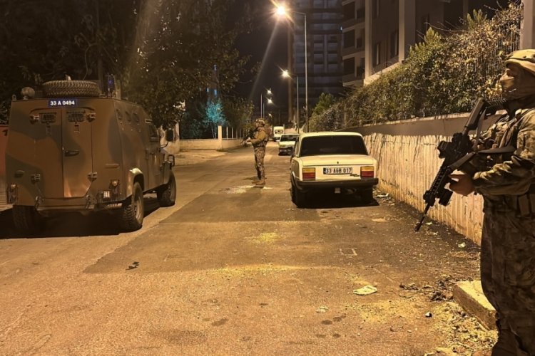 Mersin'de ter&ouml;r &ouml;rg&uuml;tlerine operasyon: 12 g&ouml;zaltı kararı