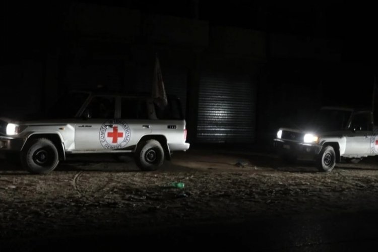 Hamas insani aranın 6'ncı g&uuml;n&uuml;nde 2 Rus esiri serbest bıraktı