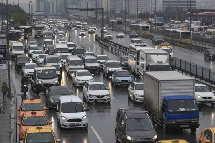 İstanbul'da trafik y&uuml;zde 87'ye ulaştı