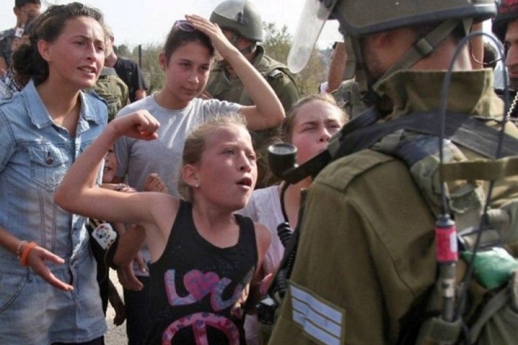 Filistinli cesur kız Ahed Tamimi serbest