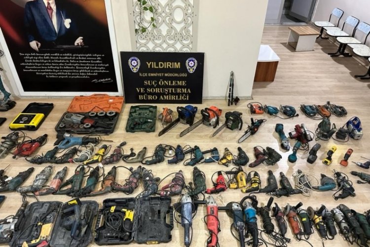 Bursa'da polis baskınında 4 ş&uuml;pheli g&ouml;zaltına alındı