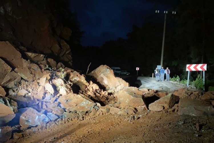 Muğla'da yağış sonrası heyelan meydana geldi