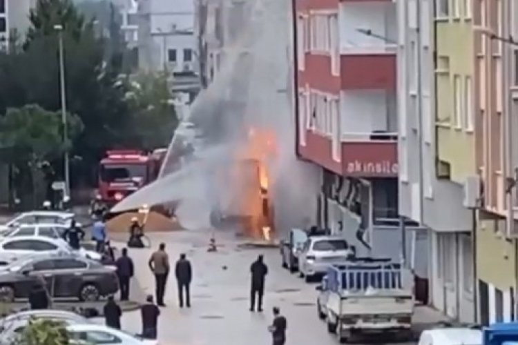 Bursa'da doğalgaz borusunun patlaması sonucu yangın &ccedil;ıktı!