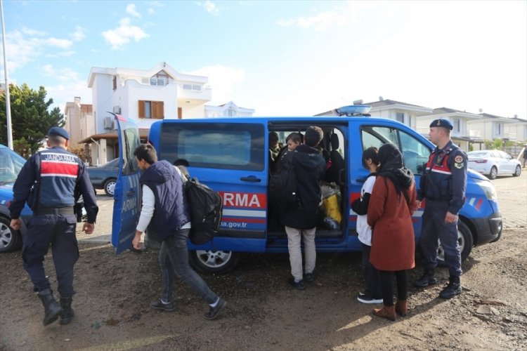 Balıkesir'de 36 d&uuml;zensiz g&ouml;&ccedil;men yakalandı