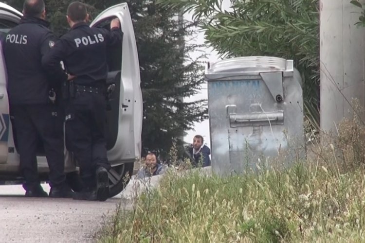 Kocaeli'nde &ouml;nce rehin aldı, sonra &ccedil;evreye rastgele ateş a&ccedil;tı