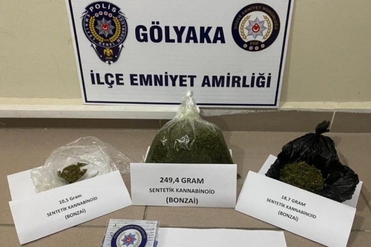 D&uuml;zce'de polisten uyuşturucu operasyonu