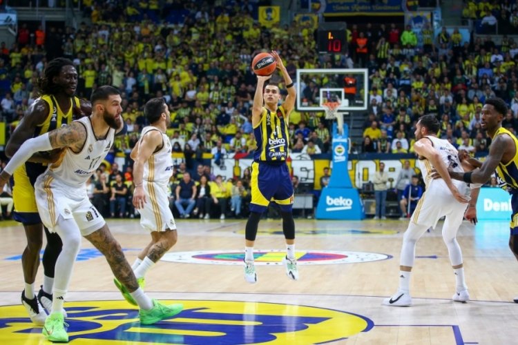Fenerbah&ccedil;e Beko Real Madrid'i 100-99 mağlup etti