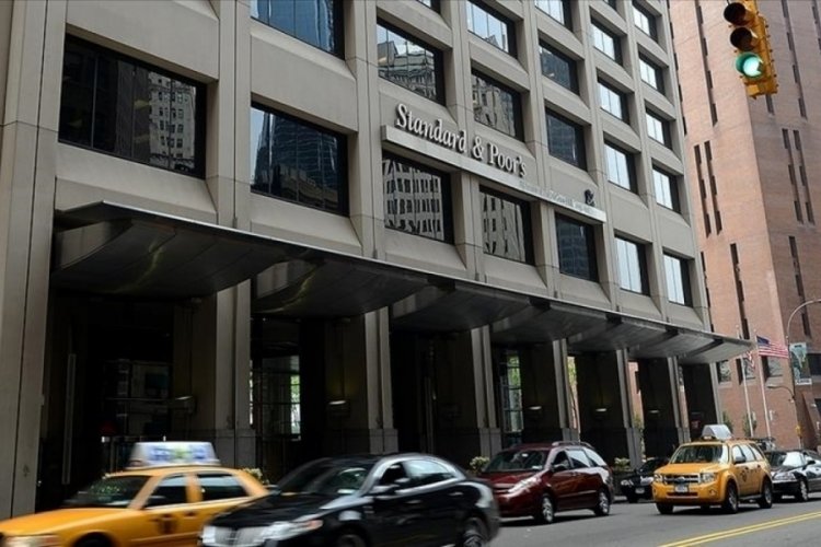 S&P, T&uuml;rkiye'nin kredi notu g&ouml;r&uuml;n&uuml;m&uuml;n&uuml; y&uuml;kseltti!