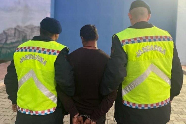 Afyonkarahisar'da 13 yıl hapis cezasıyla aranan şahsı jandarma yakaladı