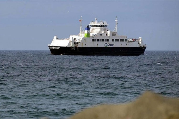 Bozcaada ve G&ouml;k&ccedil;eada feribot seferlerine fırtına engeli