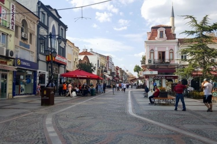 Edirne'de 35 d&uuml;zensiz g&ouml;&ccedil;men yakalandı
