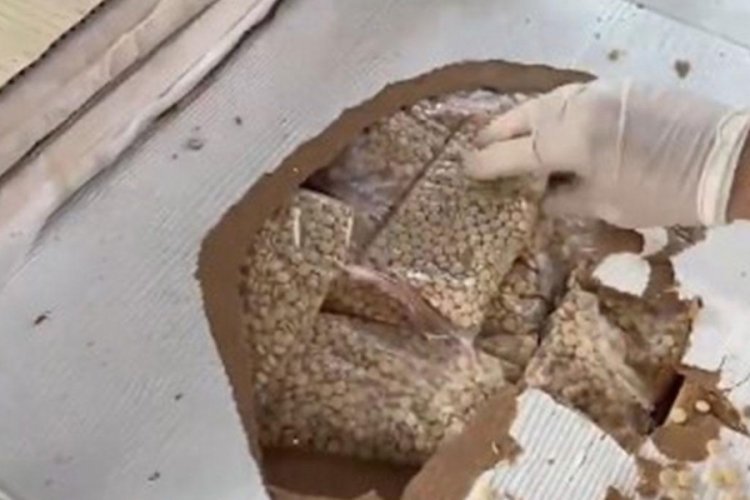Bakan Bolat: İstanbul Ambarlı Limanı'nda 63 kg ağırlığında 359 bin adet uyuşturucu hap ele ge&ccedil;irildi